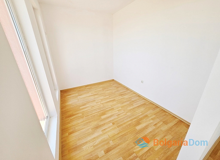 Two-room apartment on the coast at an attractive price. Photo 4