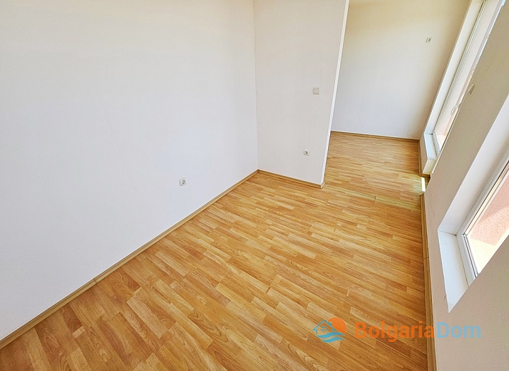 Two-room apartment on the coast at an attractive price. Photo 5