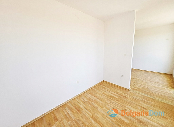 Two-room apartment on the coast at an attractive price. Photo 6