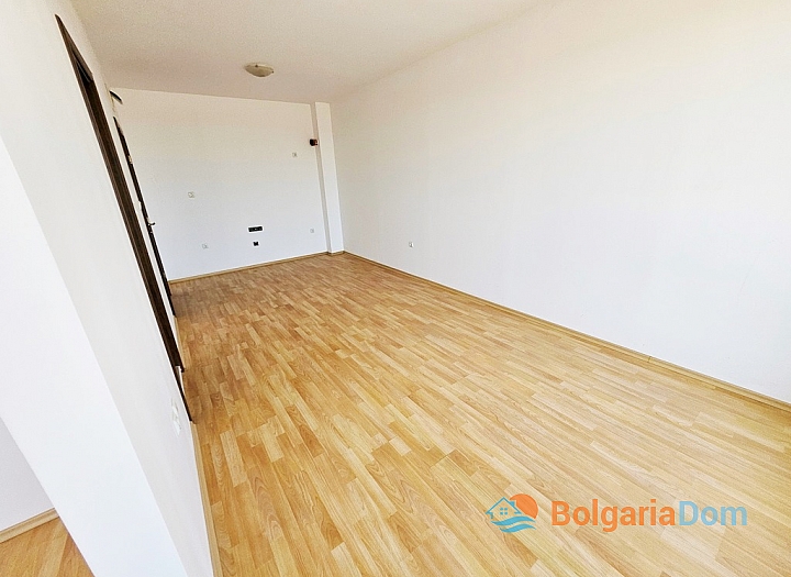 Two-room apartment on the coast at an attractive price. Photo 7