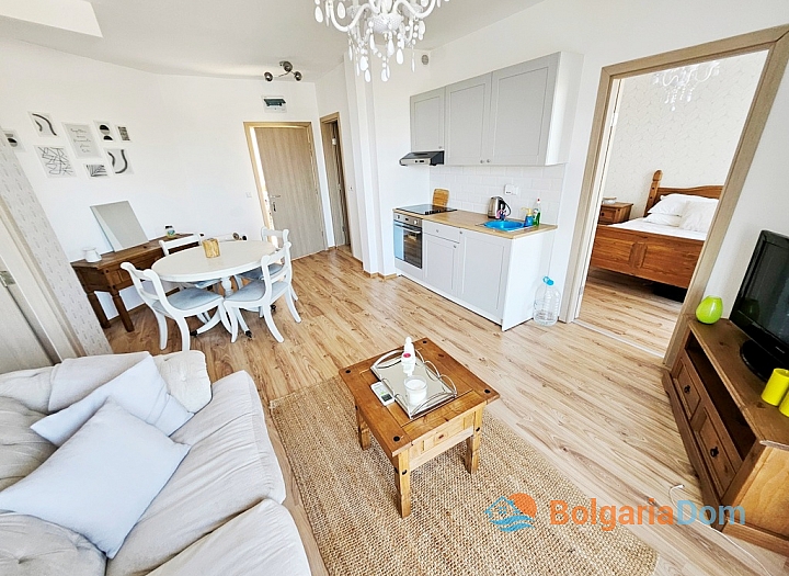 Beautiful three-room apartment in a huge complex. Photo 4