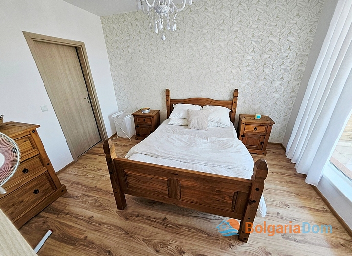 Beautiful three-room apartment in a huge complex. Photo 17