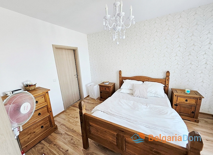 Beautiful three-room apartment in a huge complex. Photo 6