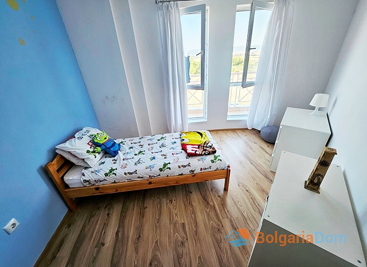 Beautiful three-room apartment in a huge complex. Photo 18