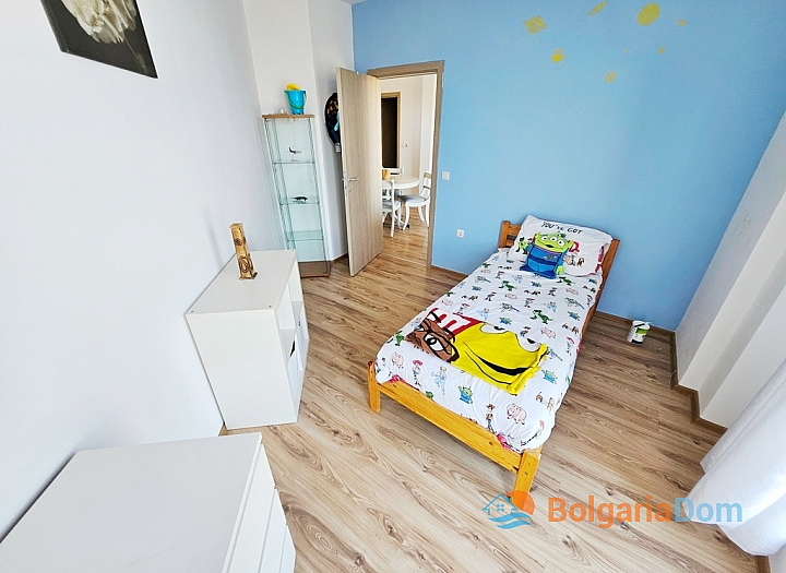 Beautiful three-room apartment in a huge complex. Photo 8