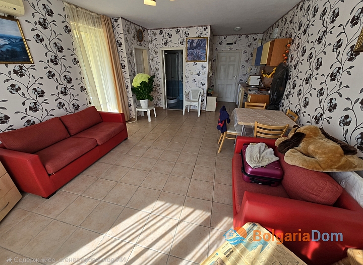 Dvoupokojový apartmán v útulném komplexu na pobřeží. Foto 3