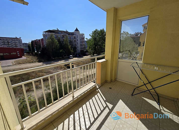 Dvoupokojový apartmán v útulném komplexu na pobřeží. Foto 7