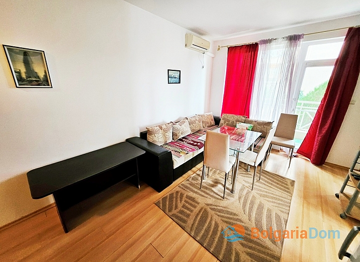 Zweizimmerwohnung in einer großen Anlage. Foto 8