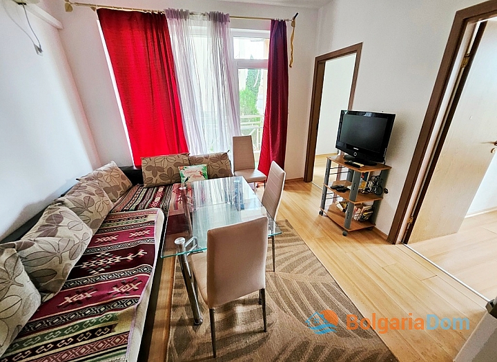 Zweizimmerwohnung in einer großen Anlage. Foto 1