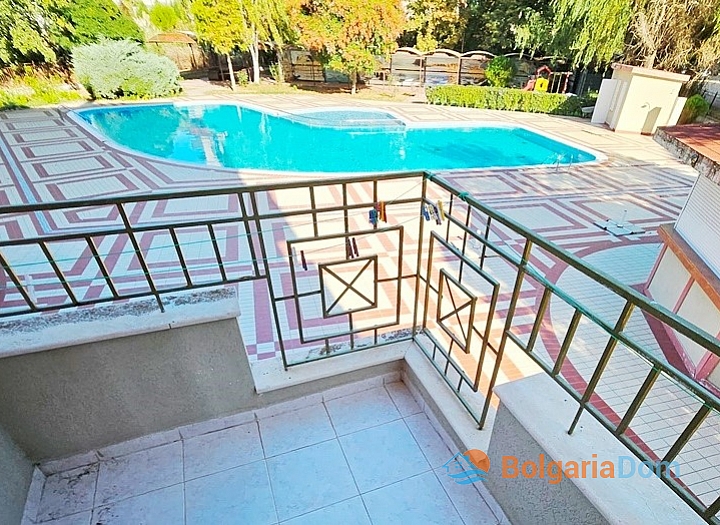 Квартира з видом на басейн у хорошому комплексі. Фото 1 Квартира з видом на басейн у хорошому комплексі. Фото 1