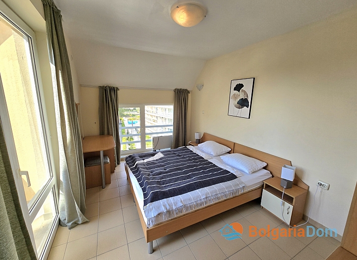 Dvoupokojový apartmán v komplexu Sea Dreams, Slunečné pobřeží. Foto 8
