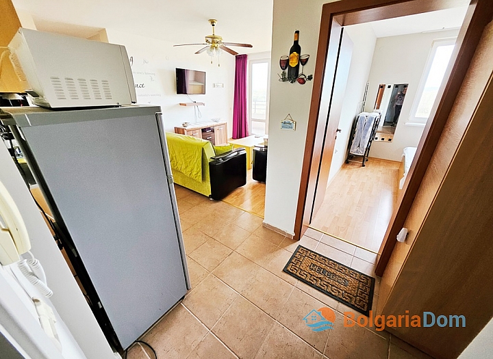 Three-room apartment in a large family complex. Photo 7