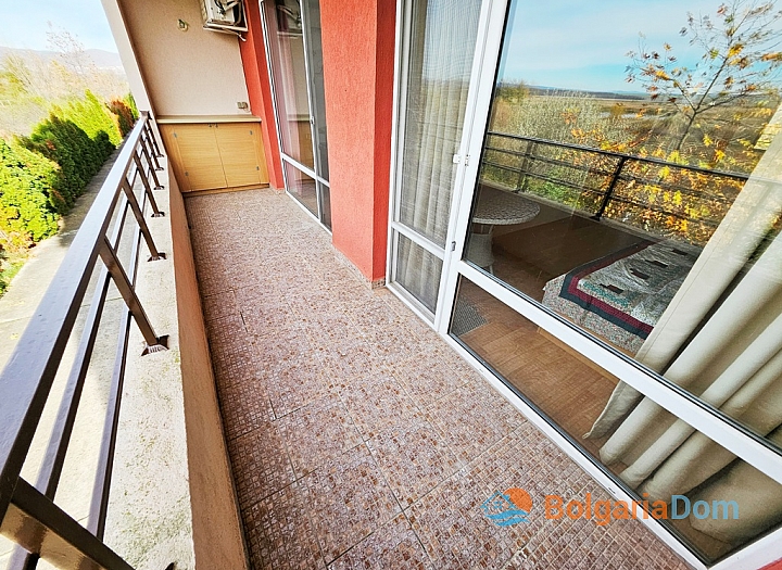 Three-room apartment in a large family complex. Photo 17