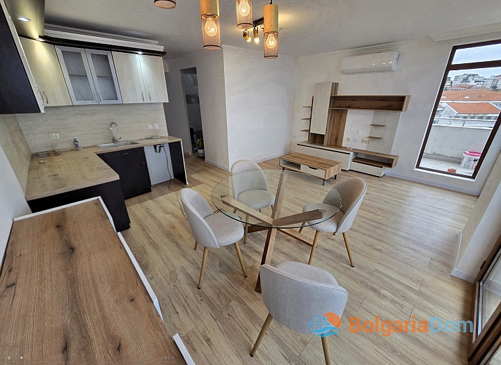 Apartmán s výhledem na moře a luxusní terasou v centru Sveti Vlas. Foto 16 Apartmán s výhledem na moře a luxusní terasou v centru Sveti Vlas. Foto 16