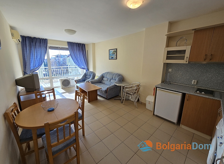 Apartment with pool view in a large complex. Photo 2 Apartment with pool view in a large complex. Photo 2