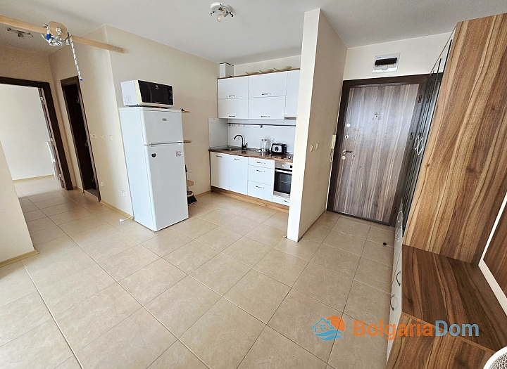 Apartment with a pool view, 100 meters from the sea. Photo 4