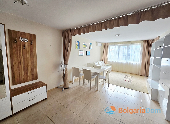 Apartment with a pool view, 100 meters from the sea. Photo 14