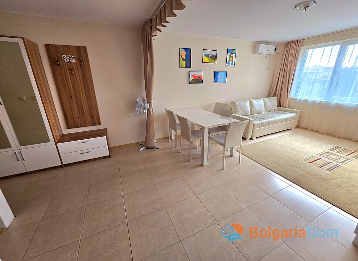 Apartment with a pool view, 100 meters from the sea. Photo 16