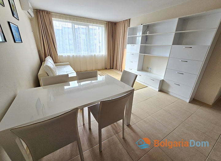 Apartment with a pool view, 100 meters from the sea. Photo 2