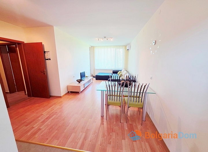 Großzügige Wohnung mit herrlicher Aussicht in einer exzellenten Anlage. Foto 10