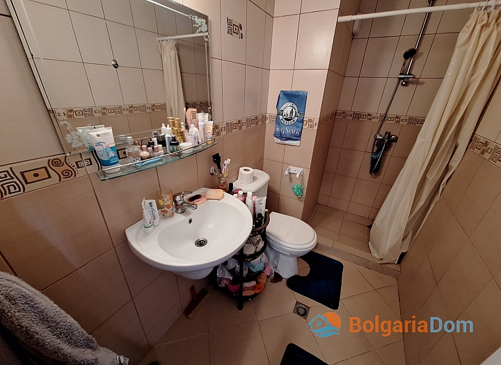 Просторная студия в центре Солнечного Берега. Фото 14