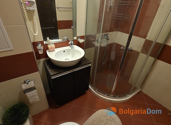 Двокімнатний апартамент з видом на басейн у комплексі Хармоні. Фото 10