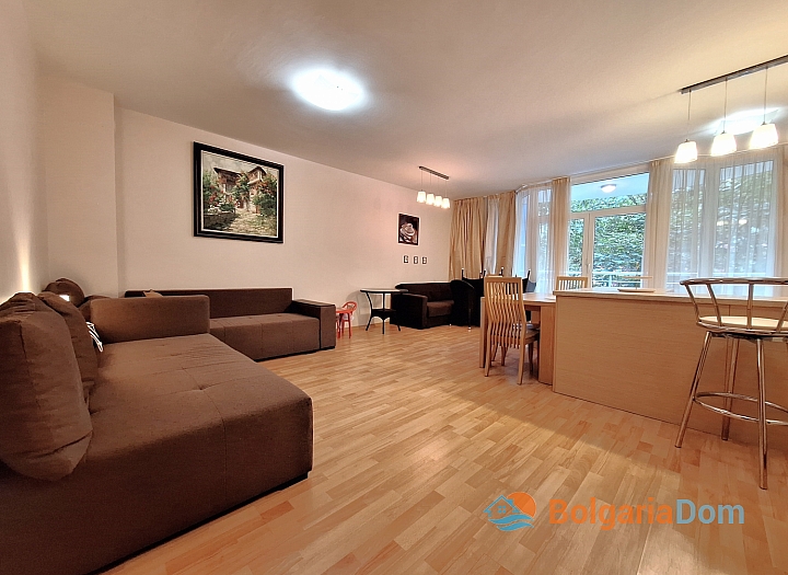 Large apartment with sea view on the first line. Photo 1
