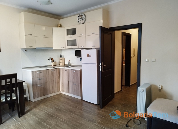 Apartament z trawnikiem w drugiej linii od morza. Zdjęcie 11