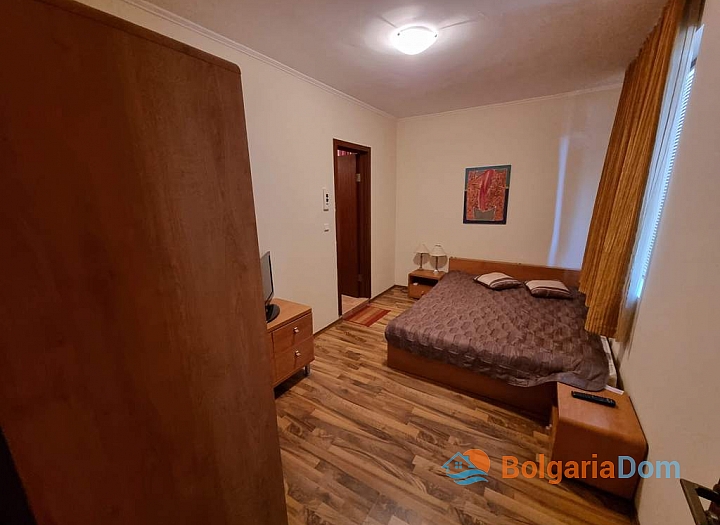 Geräumige möblierte Wohnung in Nessebar. Foto 22