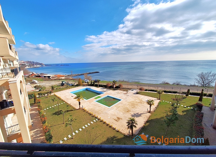 Apartment mit direktem Meerblick in erster Reihe. Foto 1