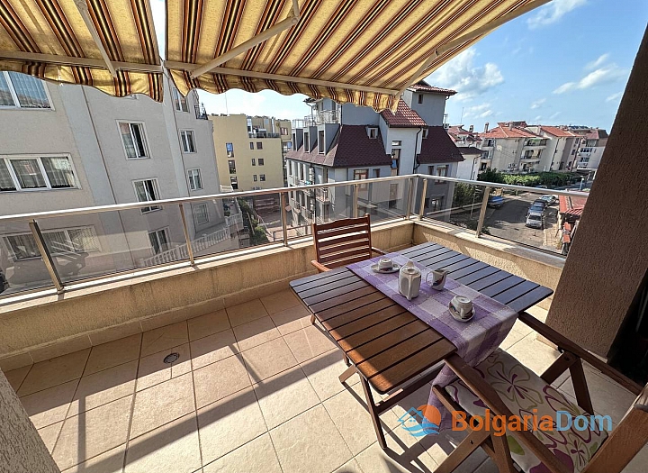 Schöne Wohnung 50 Meter vom Meer entfernt in einem Haus ohne Wartungsgebühr. Foto 6