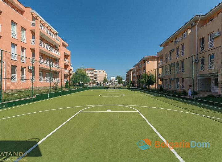 Beautiful three-room apartment in a huge complex. Photo 19