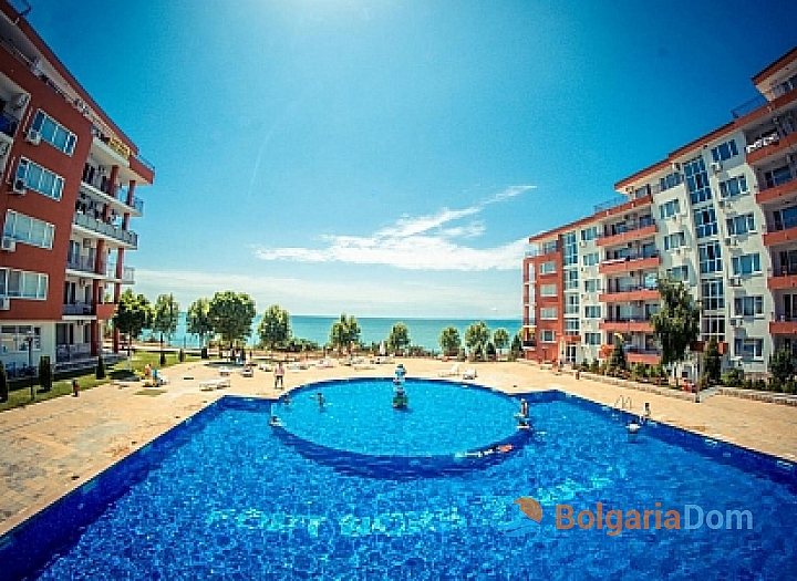 Apartament z widokiem na morze w dużym kompleksie w pierwszej linii zabudowy. Zdjęcie 7