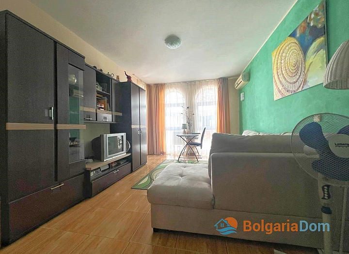 Spacious apartment in a good complex. Photo 9