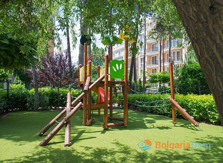 Квартира с террасой и лужайкой в элитном комплексе. Фото 7