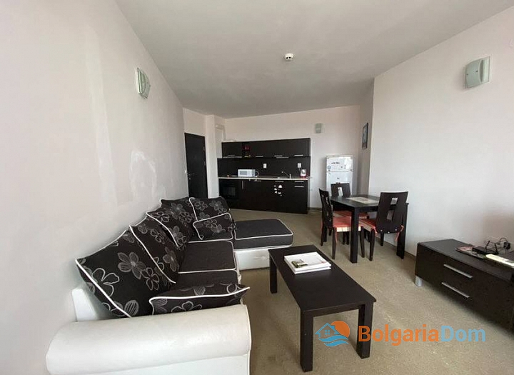 Large two-room apartment in the Burgas quarter. Photo 3