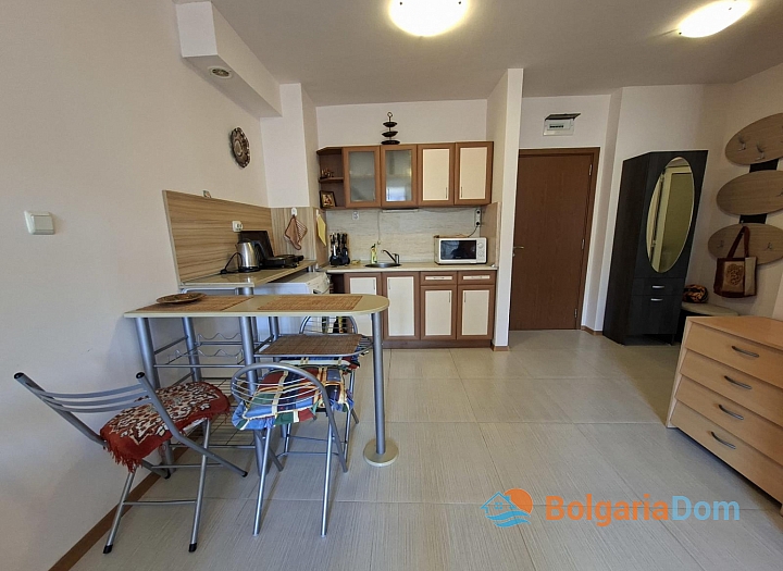Apartament z widokiem na basen w dużym kompleksie. Zdjęcie 9 Apartament z widokiem na basen w dużym kompleksie. Zdjęcie 9