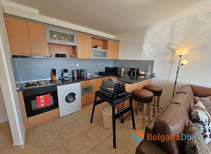 Vynikající apartmán s výhledem na moře a parkováním v centru Sveti Vlas. Foto 10