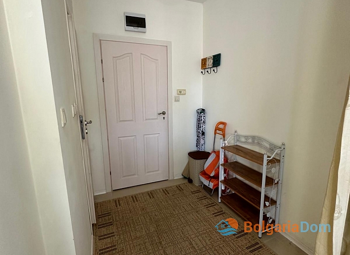 Spacious two-room apartment 400 meters from the sea. Photo 10