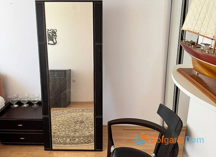 Zweizimmerwohnung mit Meerblick in einer großen Anlage. Foto 12
