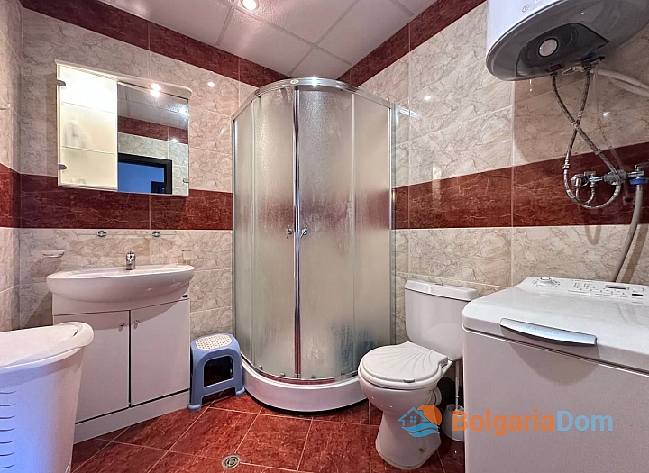 Prostorný třípokojový apartmán s úžasným výhledem na moře. Foto 16