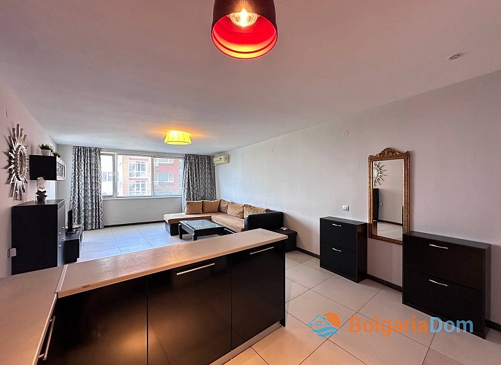 Prostorný třípokojový apartmán s úžasným výhledem na moře. Foto 21
