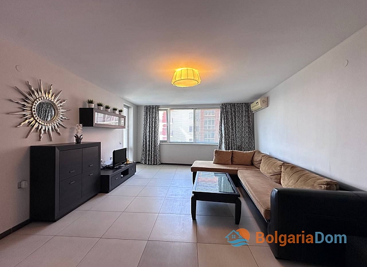 Prostorný třípokojový apartmán s úžasným výhledem na moře. Foto 17