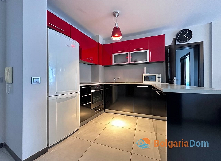 Prostorný třípokojový apartmán s úžasným výhledem na moře. Foto 4