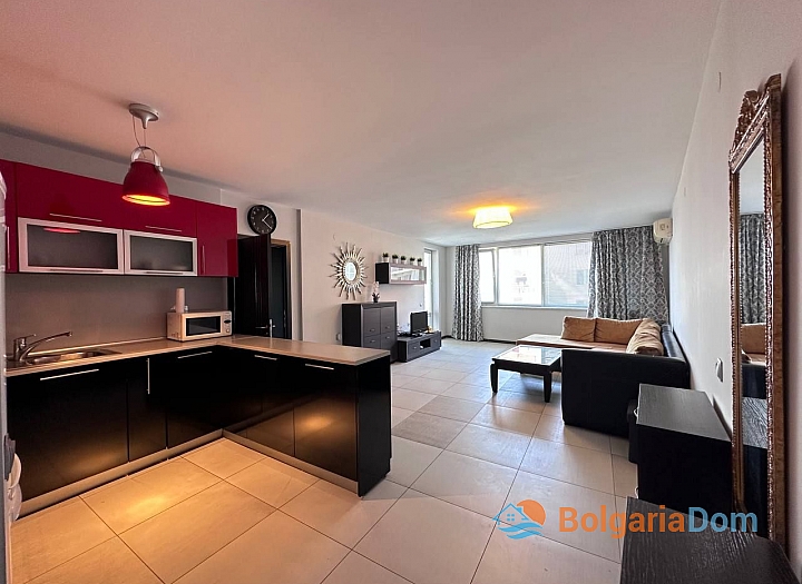 Prostorný třípokojový apartmán s úžasným výhledem na moře. Foto 22