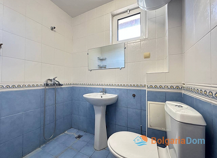 Geräumige Wohnung in einer kleinen Wohnanlage in exzellenter Lage. Foto 8