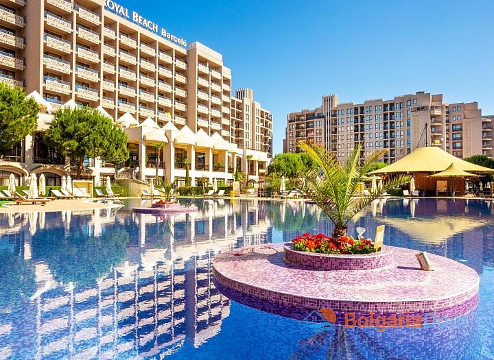 Большая студия с видом на море в роскошном комплексе. Фото 1