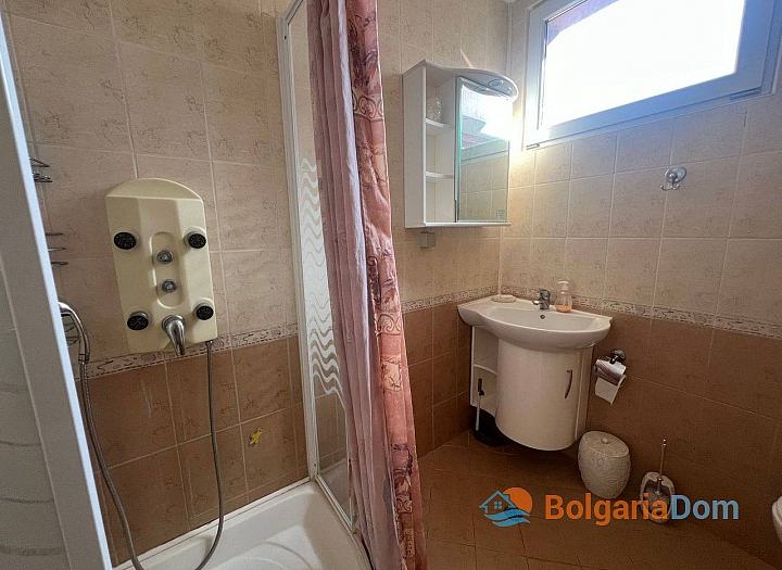 Квартира с большой террасой в хорошем жилом комплексе. Фото 19