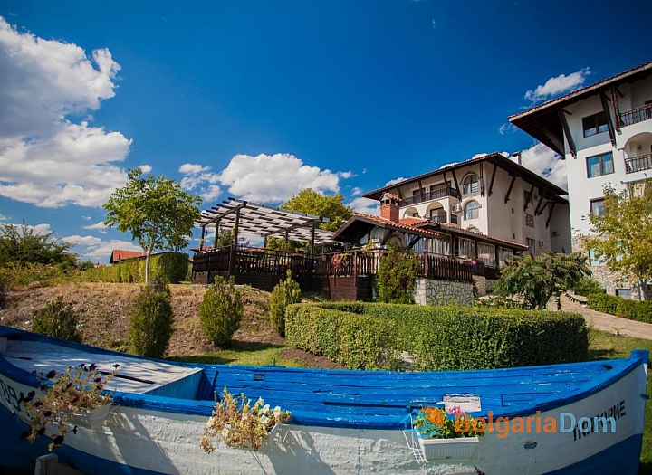 Apartament z widokiem na morze i trawnikiem w pierwszej linii. Zdjęcie 4