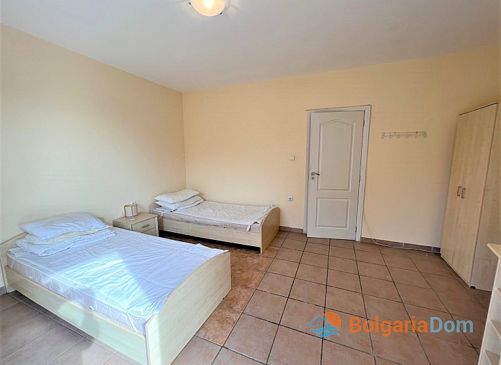 Große Wohnung nahe dem Strand und dem Zentrum von Nessebar. Foto 3